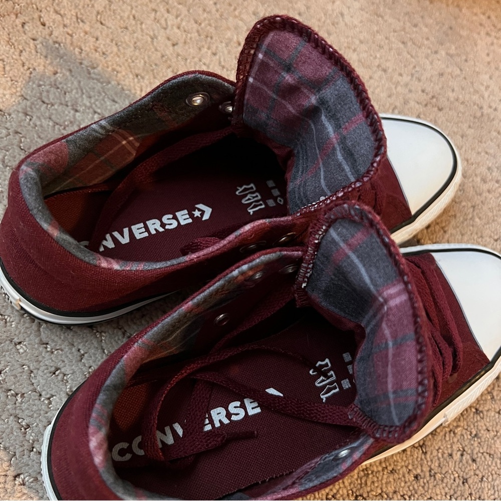 Woman’s converse sneakers - Picture 2 of 8